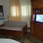 Maria's House 波利克罗诺